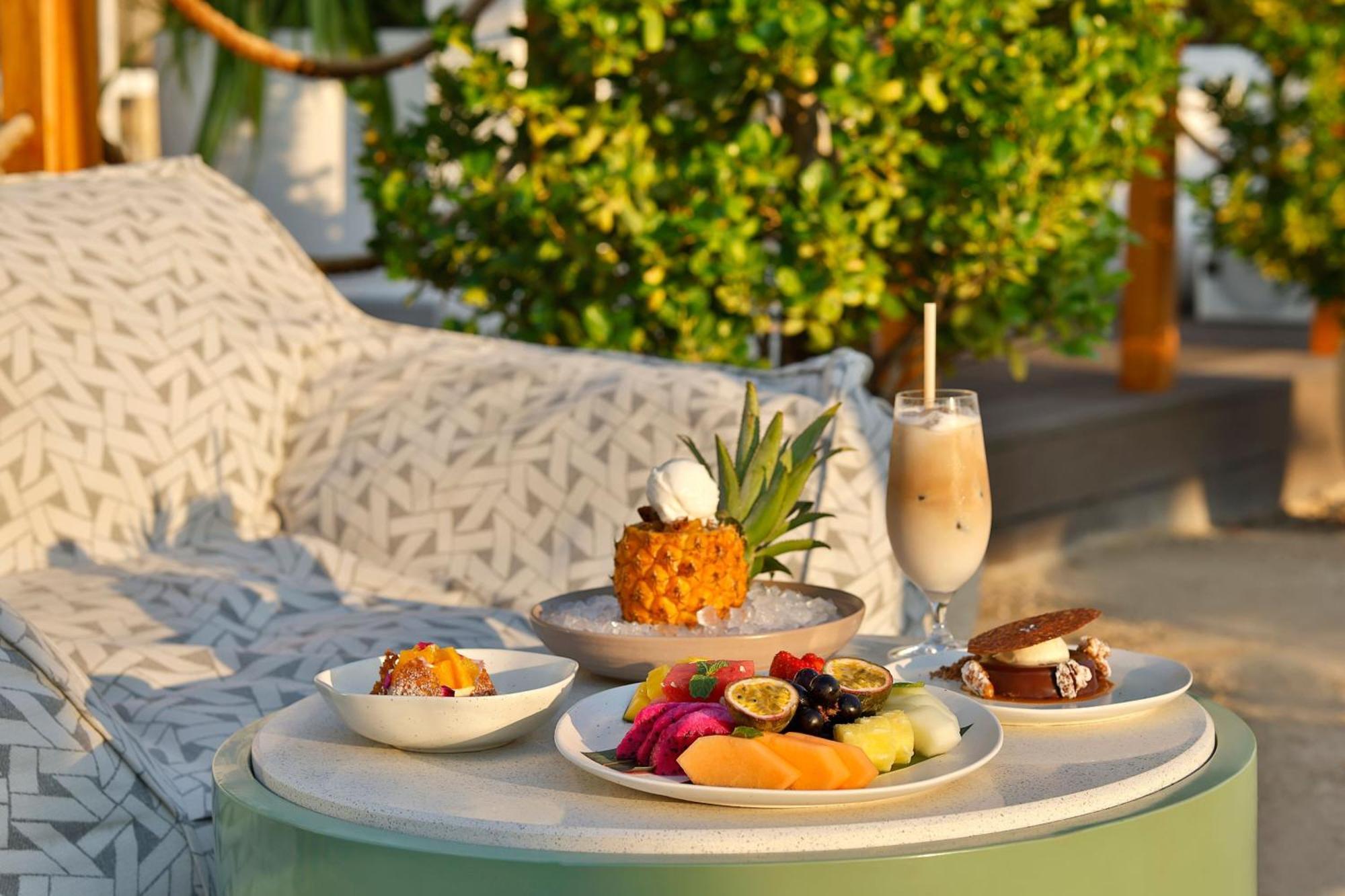 Marriott Resort Palm Jumeirah, Dubaj Zewnętrze zdjęcie A fruit salad