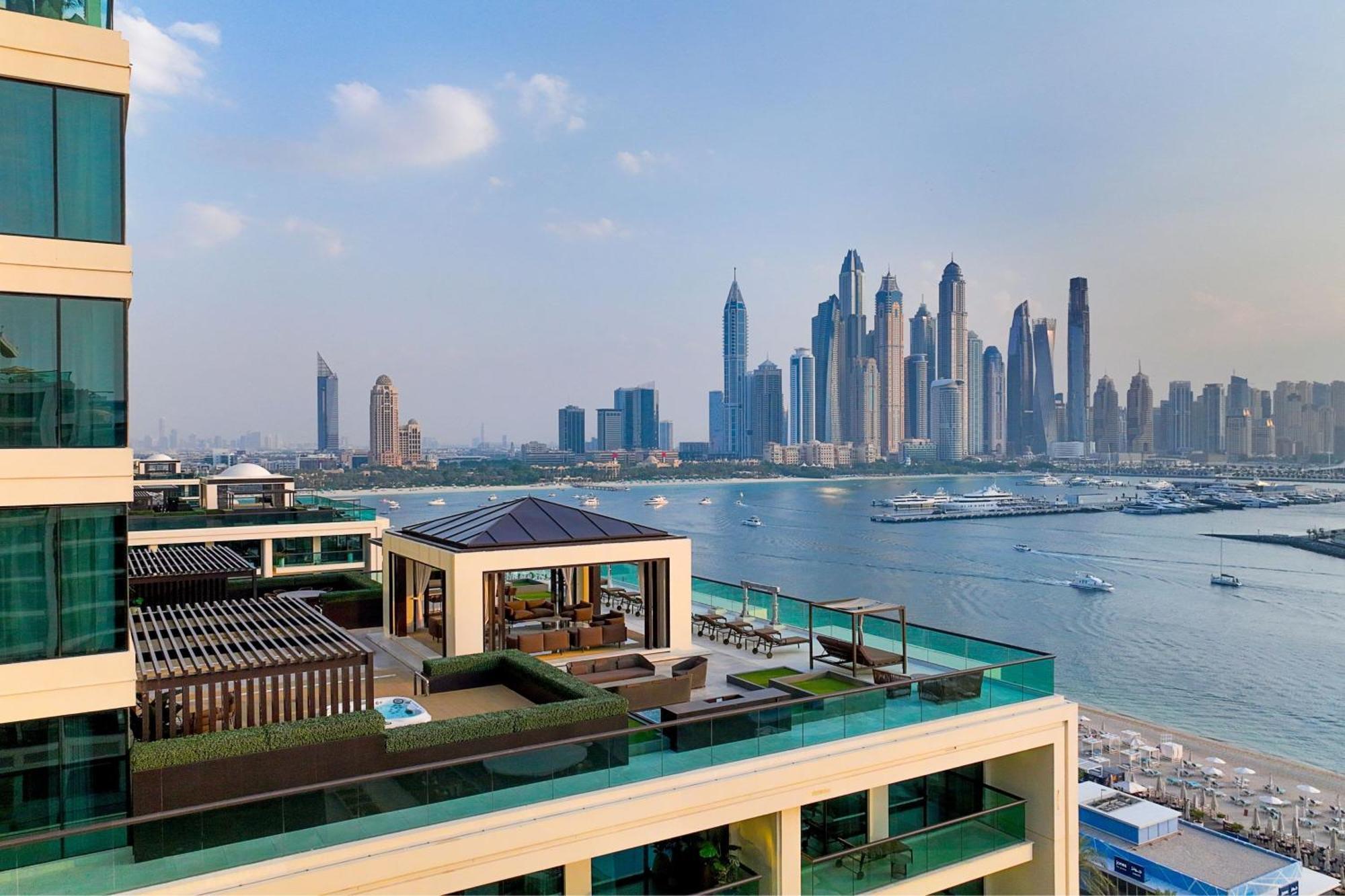 Marriott Resort Palm Jumeirah, Dubaj Zewnętrze zdjęcie View of Dubai Marina from the Westin